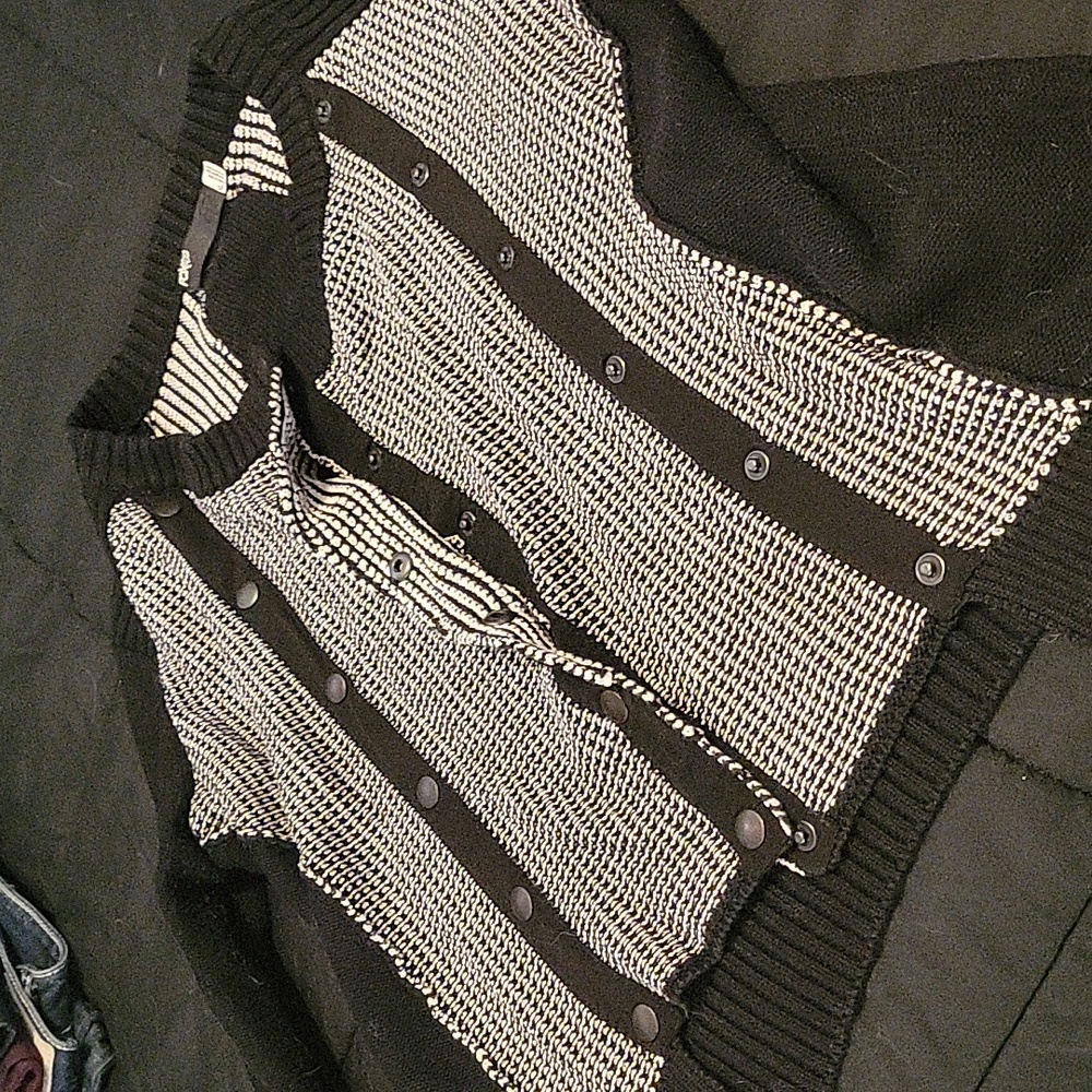 Fox fitted vest sweater